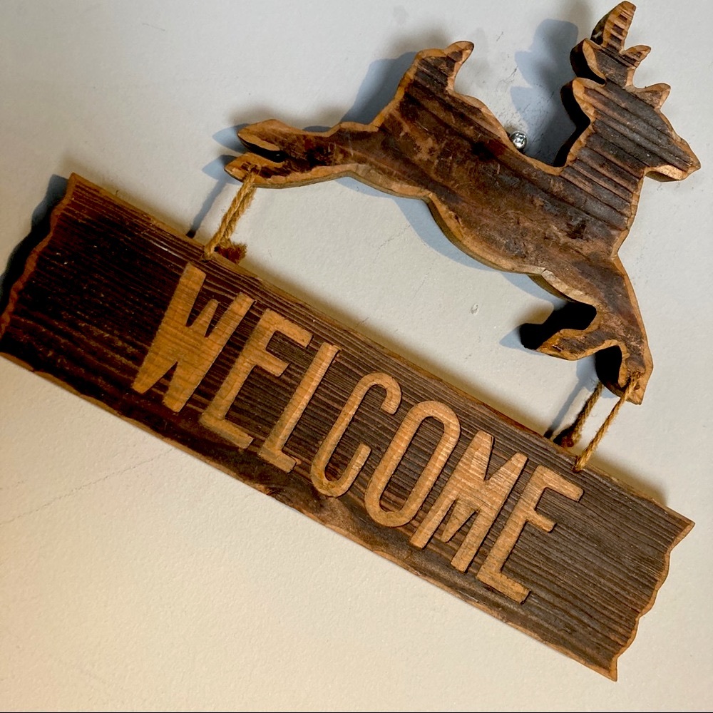 wood welcome deer plaque